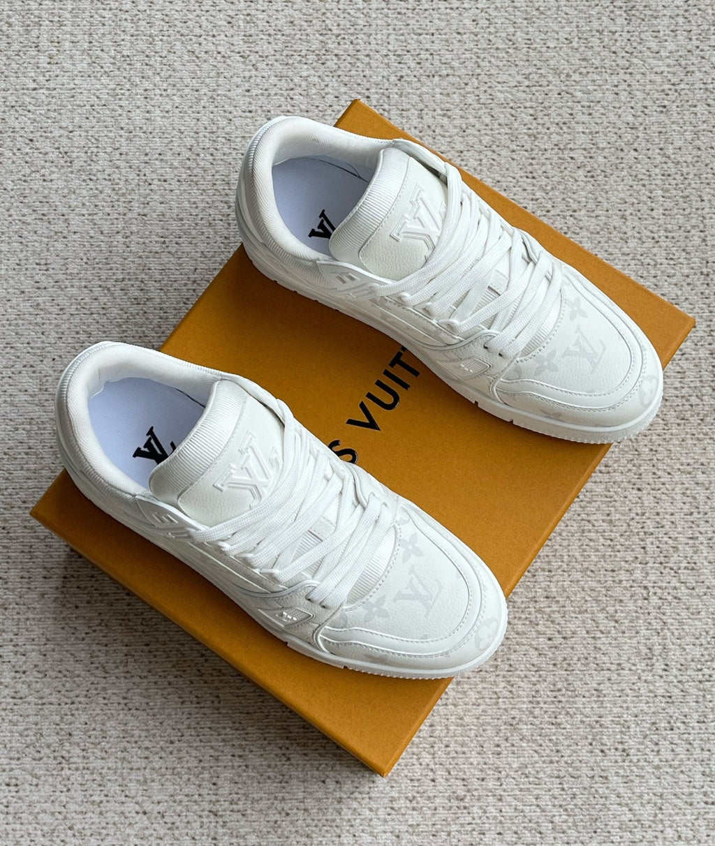 25 Luxury V Brand Casual Sneakers 0425102208