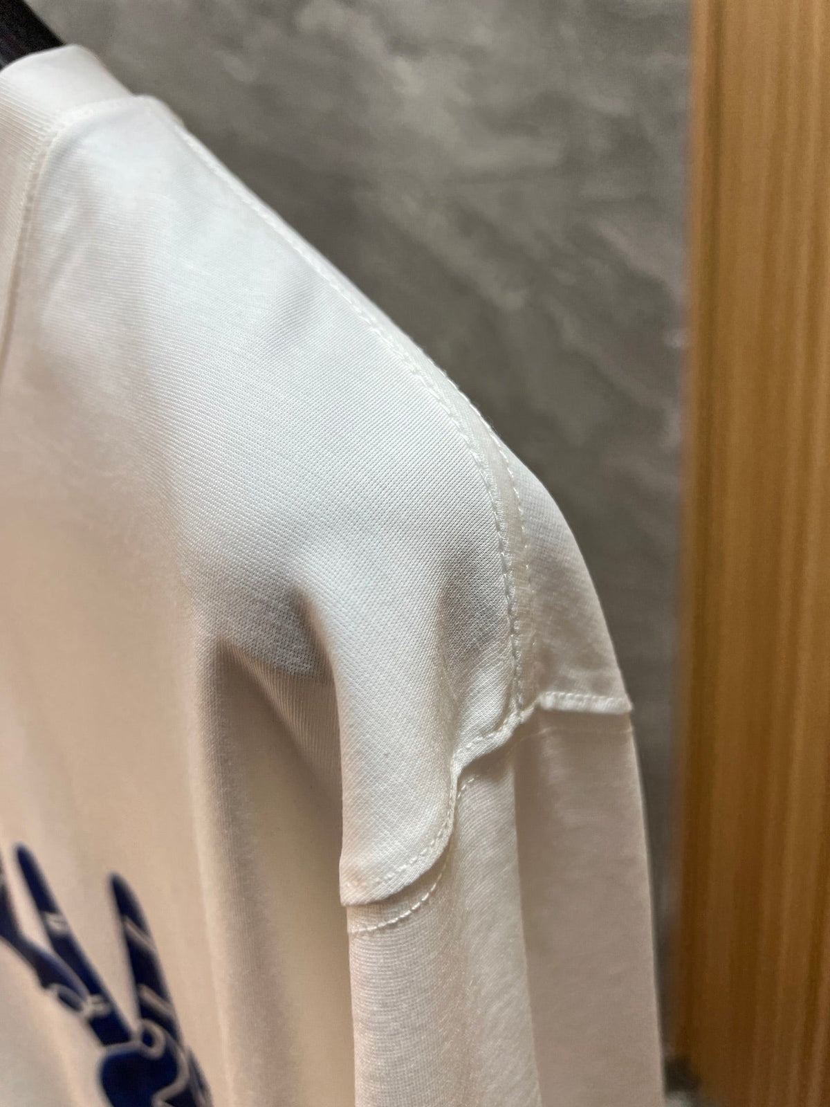 NEW Fashion Gesture Logo Short-Sleeve T-Shirt 3D0426063032