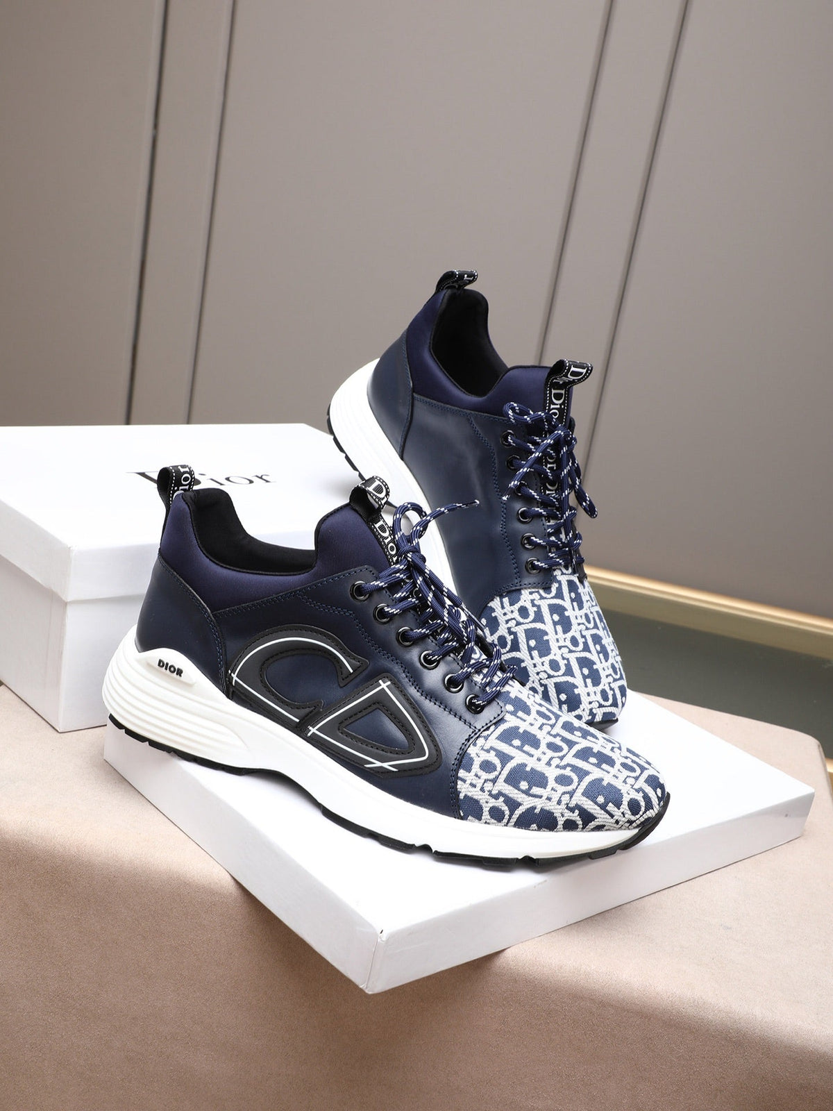 Classic Fashion Sneakers XC0425101302