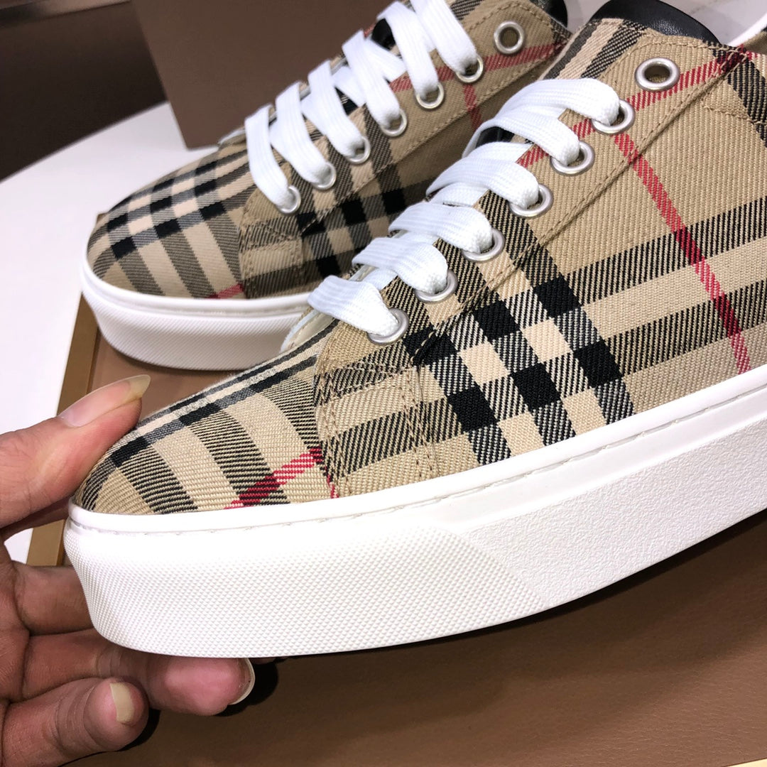 25 Luxury B Brand Casual Sneakers XC0425120902