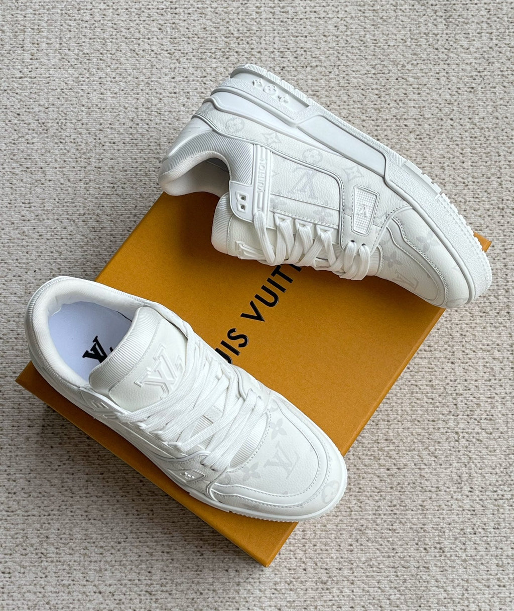 25 Luxury V Brand Casual Sneakers 0425102208