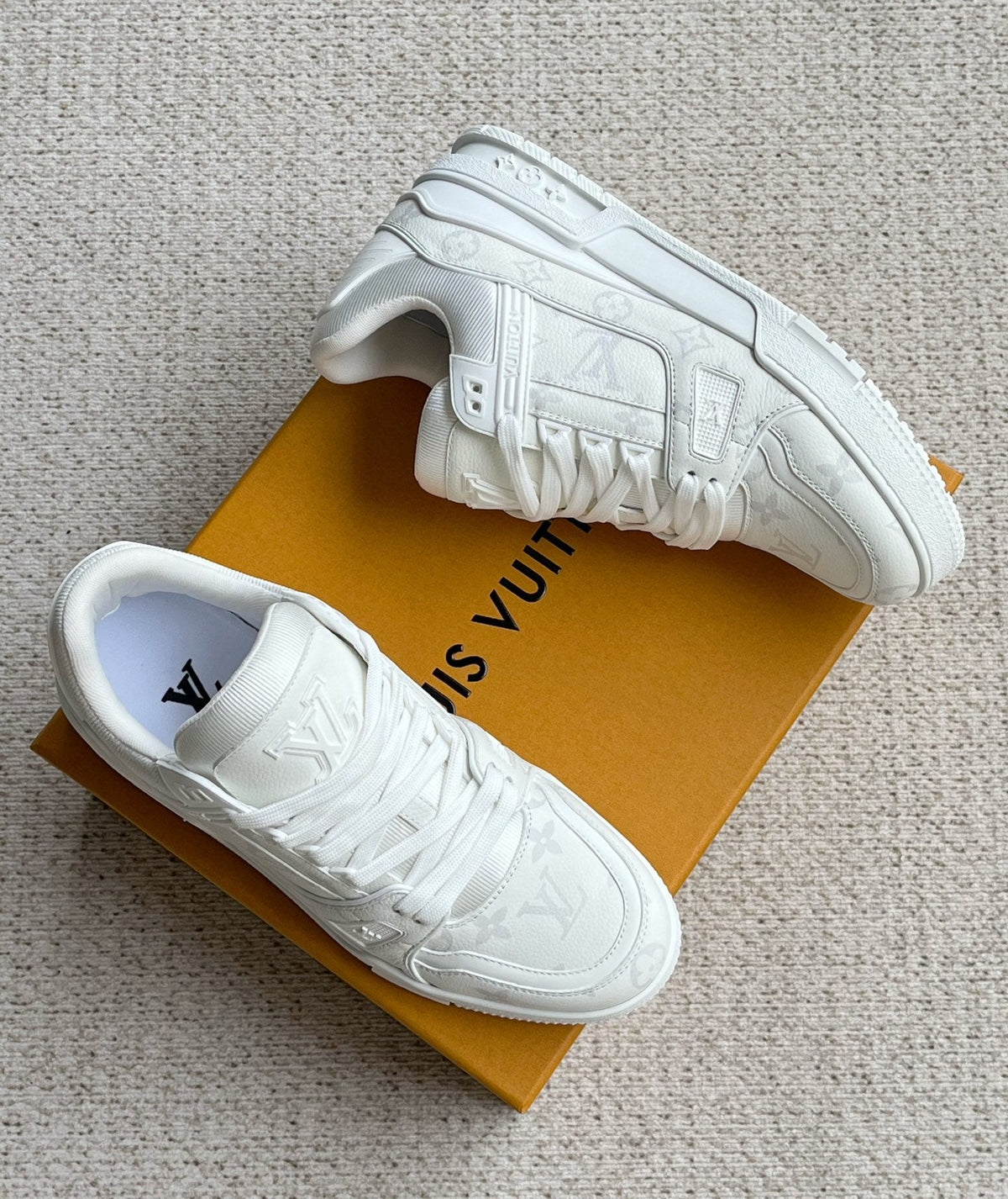 25 Luxury V Brand Casual Sneakers 0425102208