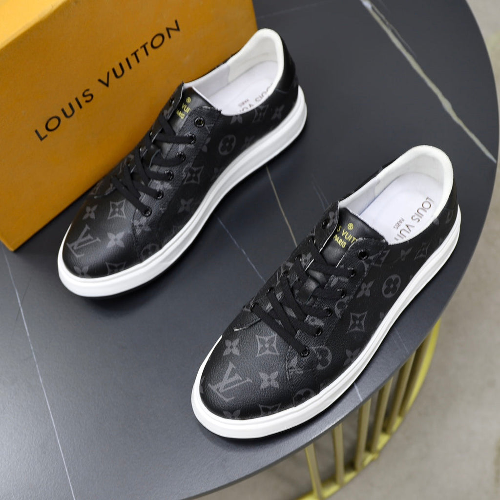 New Luxury V Logo Casual Snekaers XC0424092004