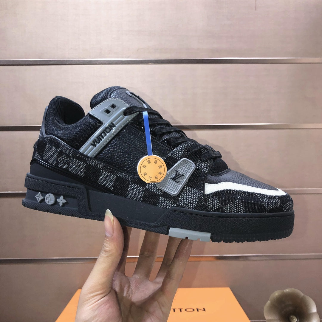 25 Luxury V Brand Casual Sneakers 0425112601