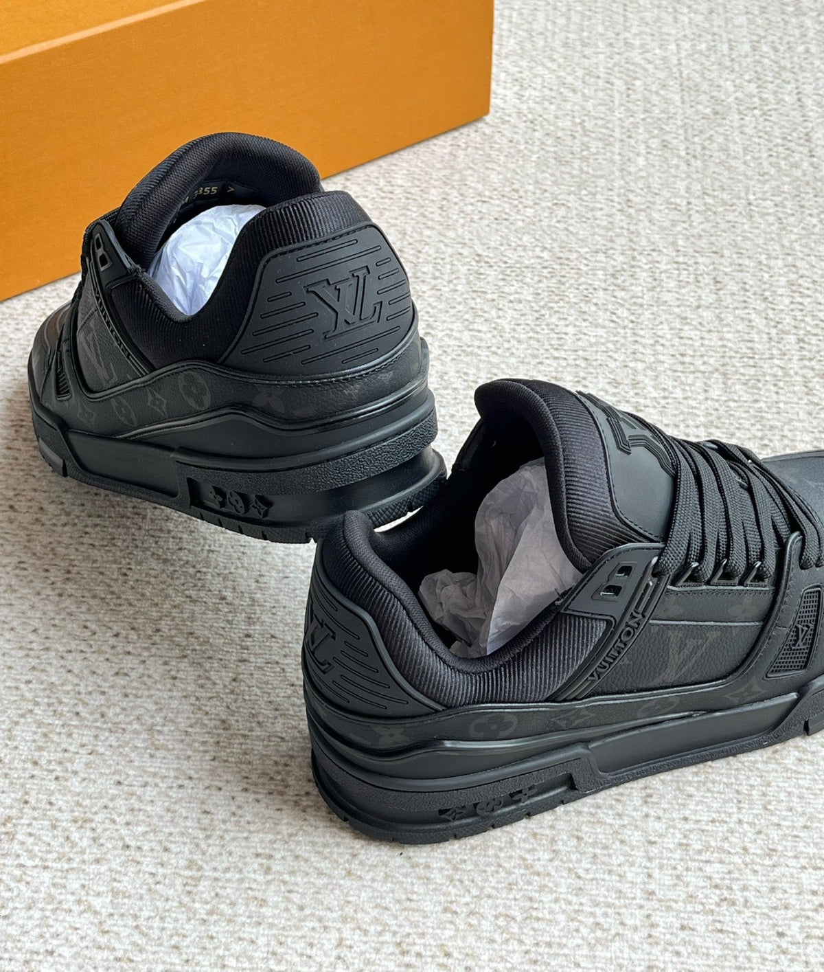 25 Luxury V Brand Casual Sneakers 0425102208
