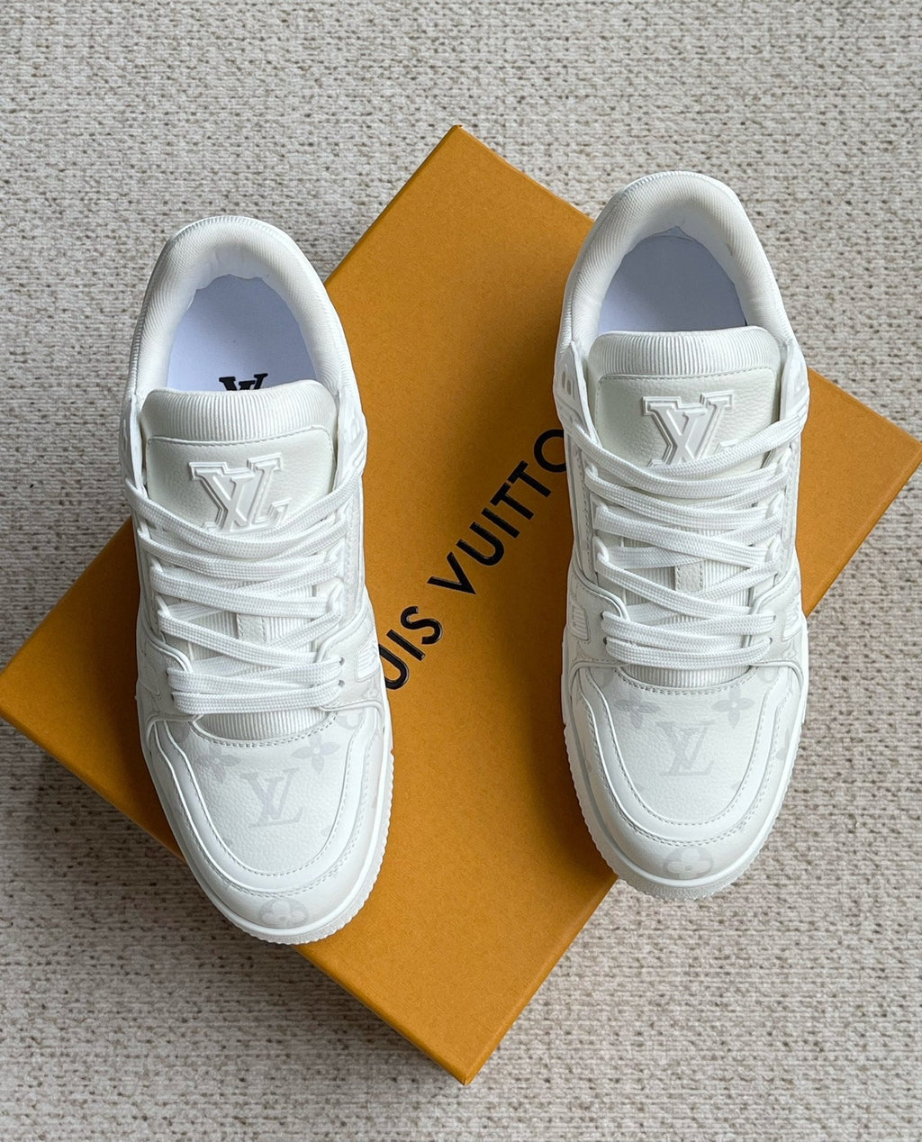 25 Luxury V Brand Casual Sneakers 0425102208