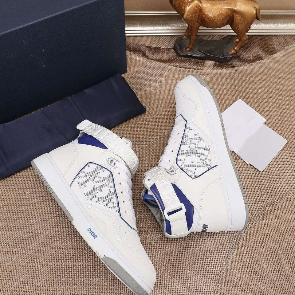 White Classic Style Printed Men's and Women's Sneakers