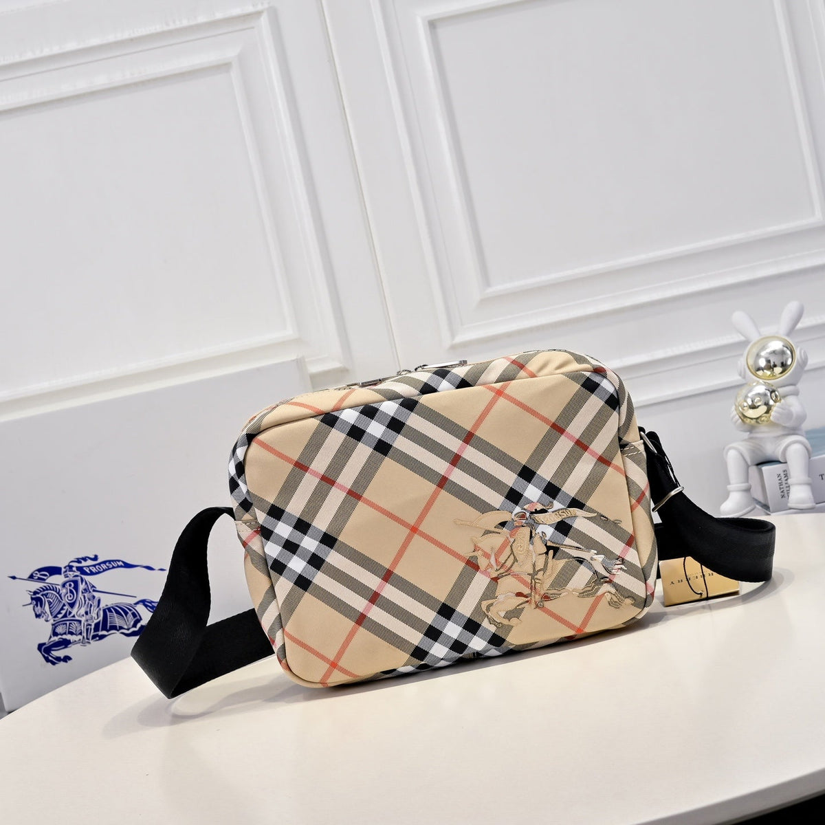 B Brand New Fashion Bag XC0425063006
