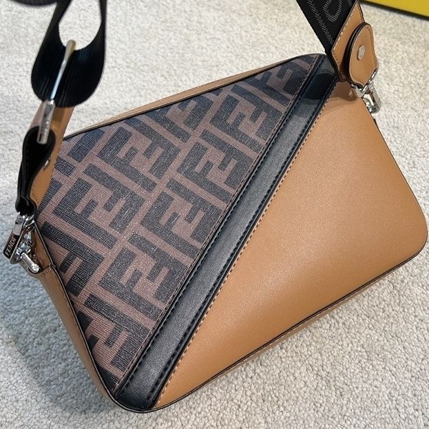 Fashionable leather crossbody color blocking bag PD10042021