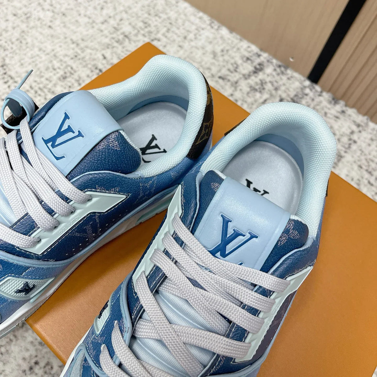 Classic Couple's Sneakers 1026060502