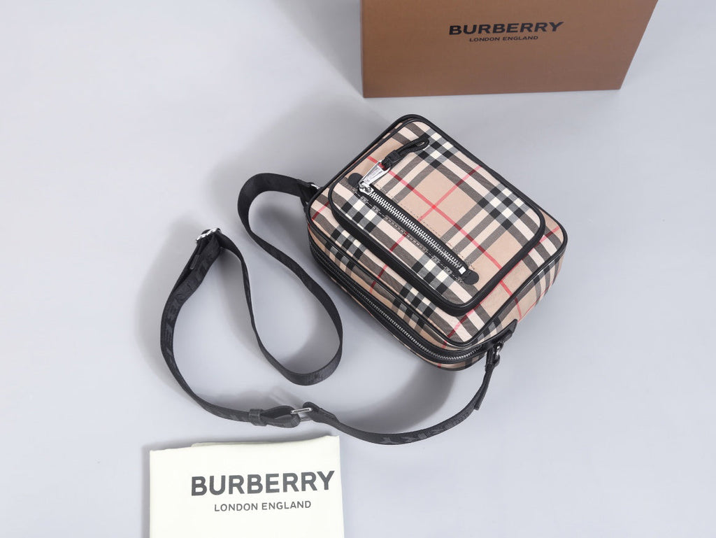 B Brand New Fashion Bag XC0425063007
