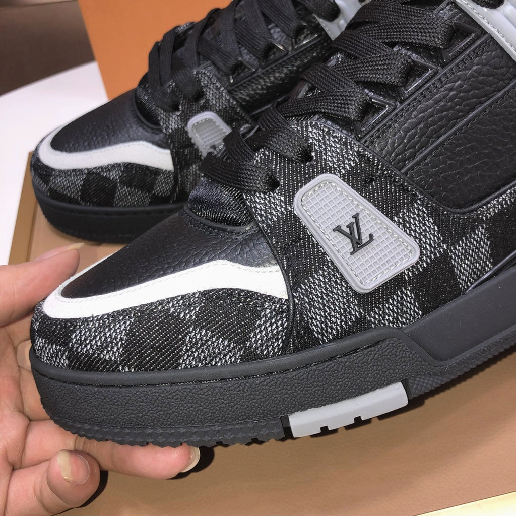 25 Luxury V Brand Casual Sneakers 0425112601