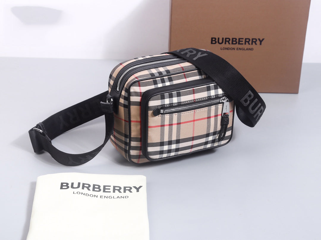 B Brand New Fashion Bag XC0425063007