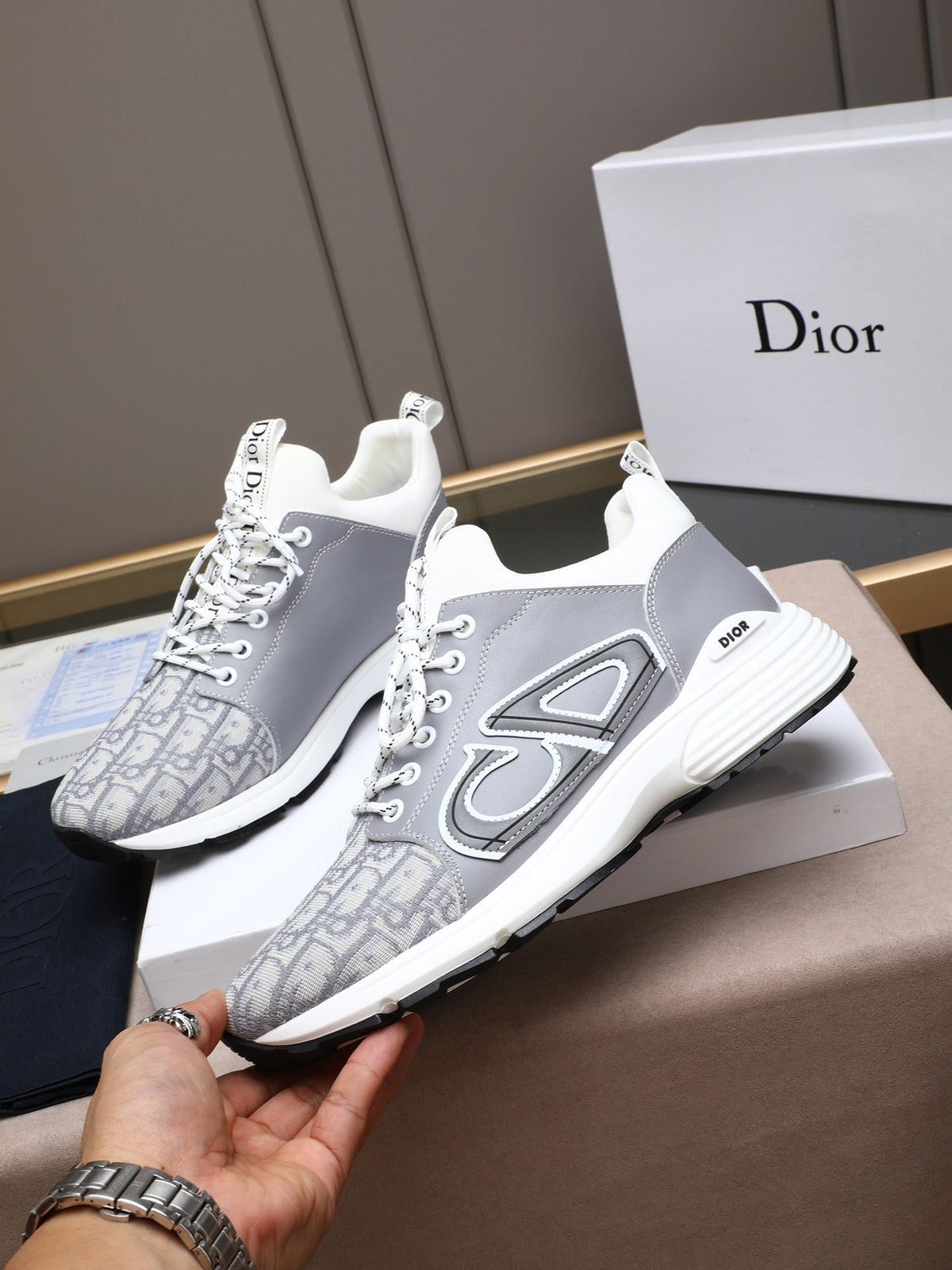 Classic Fashion Sneakers XC0425101302