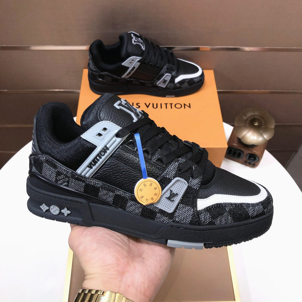 25 Luxury V Brand Casual Sneakers 0425112601